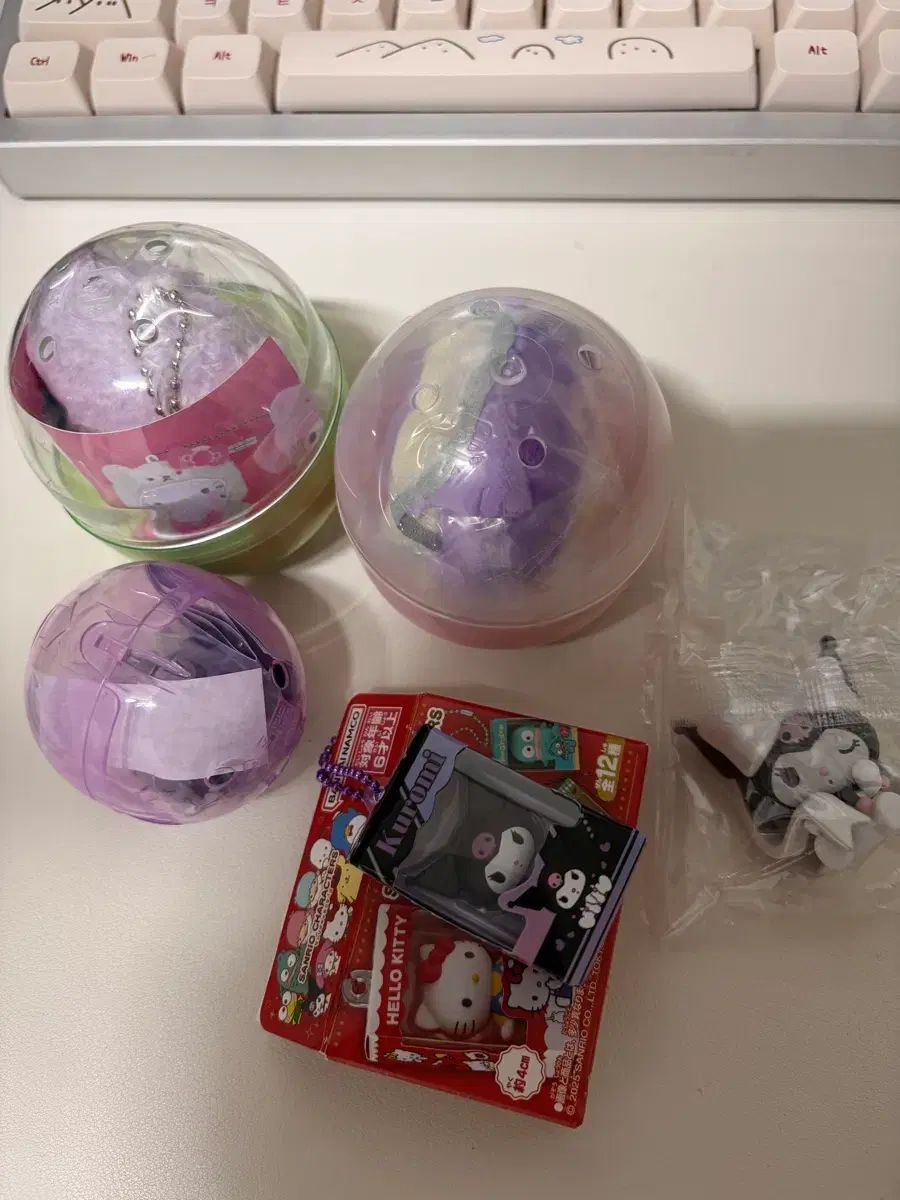 サンリオ クロミ中心 小物まとめ売り 110個 サンリオ クロミ中心 小物