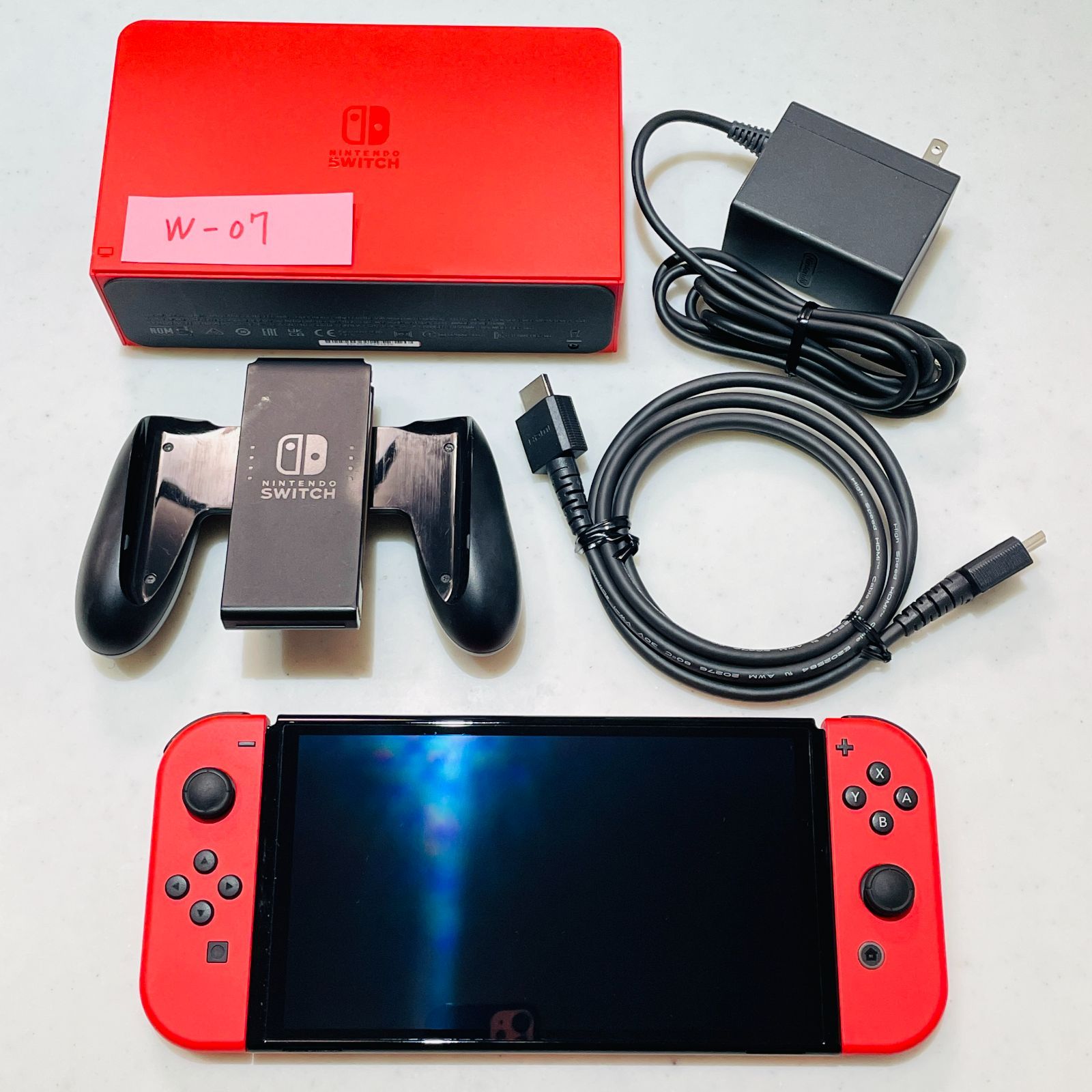 美品 2023年製 任天堂 スイッチ 有機ELモデル マリオレッド 動作確認