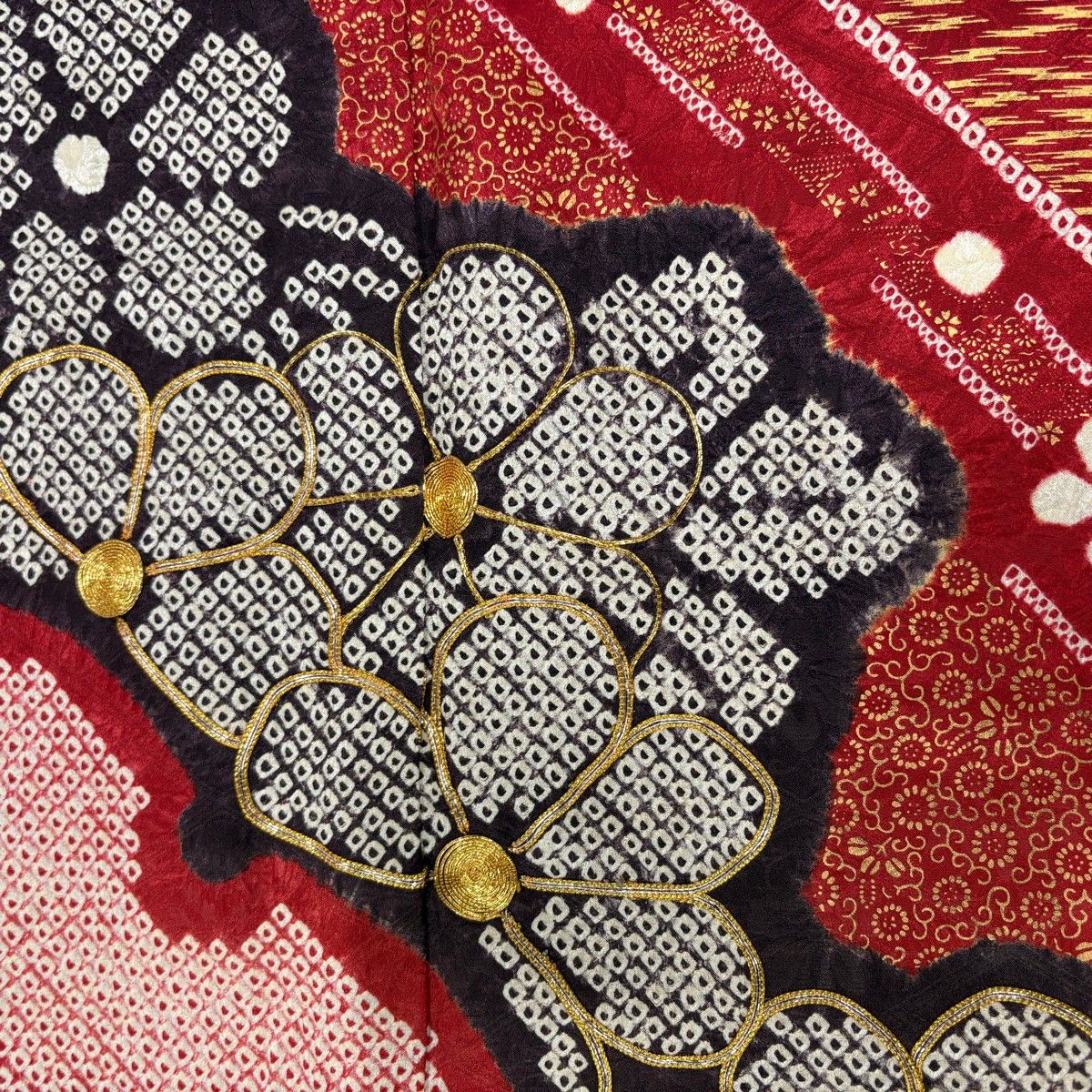美品】 振袖 身丈162.5cm 裄丈70.5cm L 袷 鈴乃屋 花 雪輪 絞り 金糸