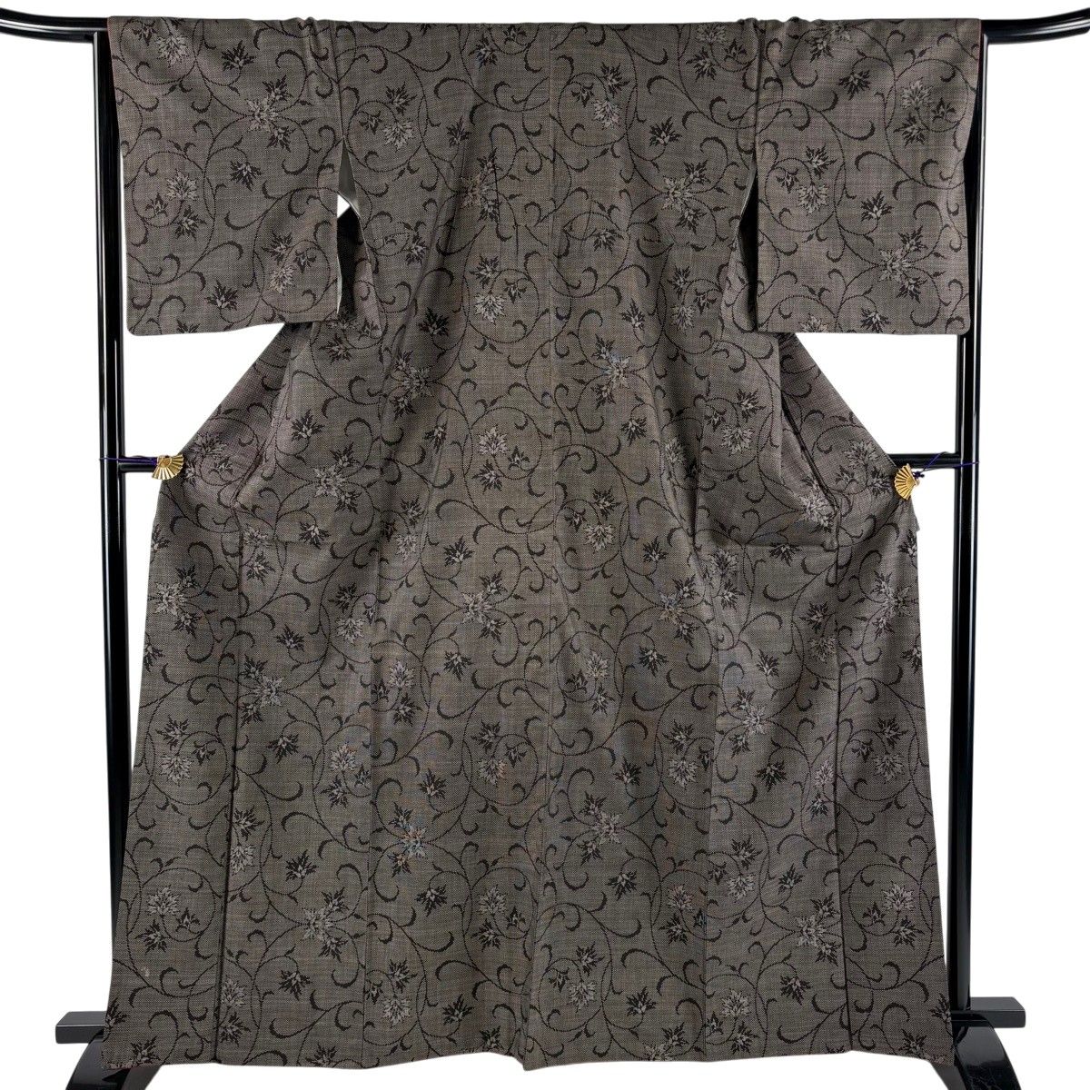 紬 身丈163cm 裄丈66cm M 袷 花唐草 焦茶色 正絹 名品 【中古】