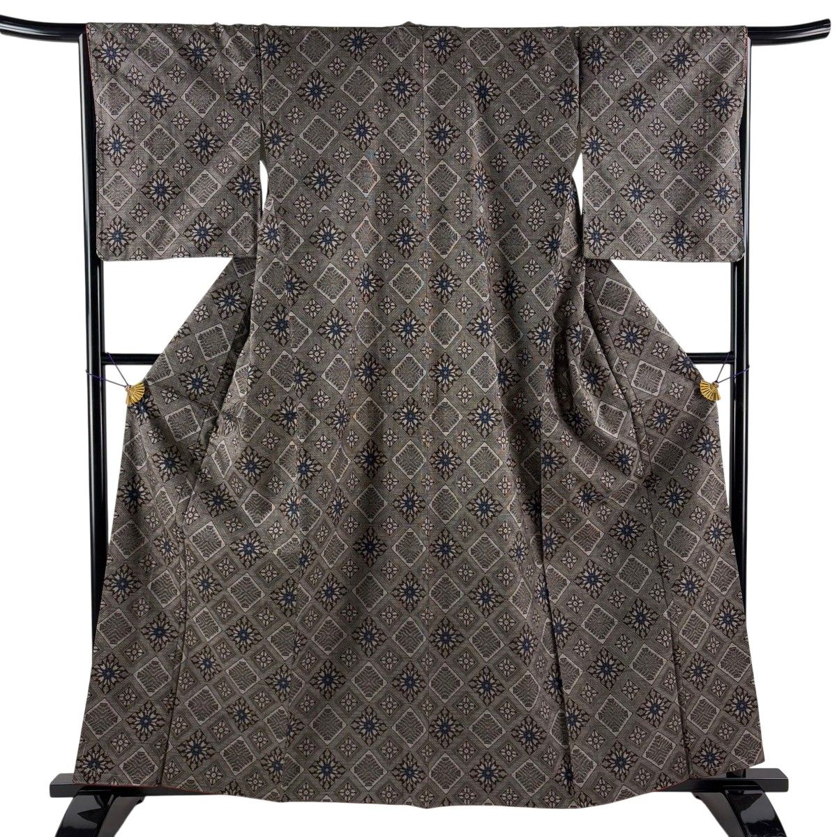 【美品】 大島紬 身丈161.5cm 裄丈66.5cm M 袷 証紙 龍郷柄 焦茶色 正絹 逸品 【中古】