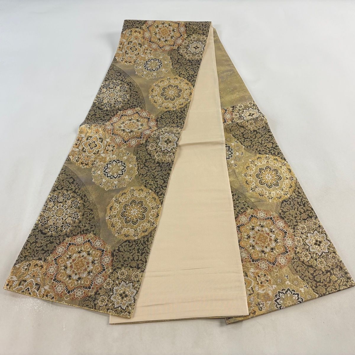 袋帯 秀品 華文 花唐草 金糸 箔 金色 六通 正絹 【中古】 - メルカリ