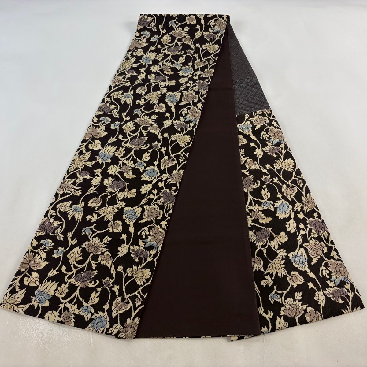 美品 袋帯 名品 花唐草 焦茶色 六通 正絹 中古 美品】 袋帯 秀