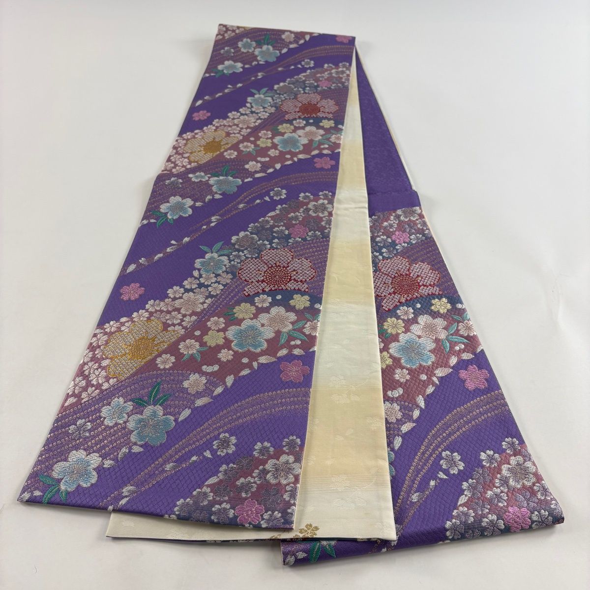 キラキラ桜がゴージャス 金通しパープル×エメラルドグリーン 桜文様正絹六通袋帯 美品】 袋帯 秀品 桜 花びら ラメ 箔 薄紫 六通 正絹 【中古】 - メルカリ