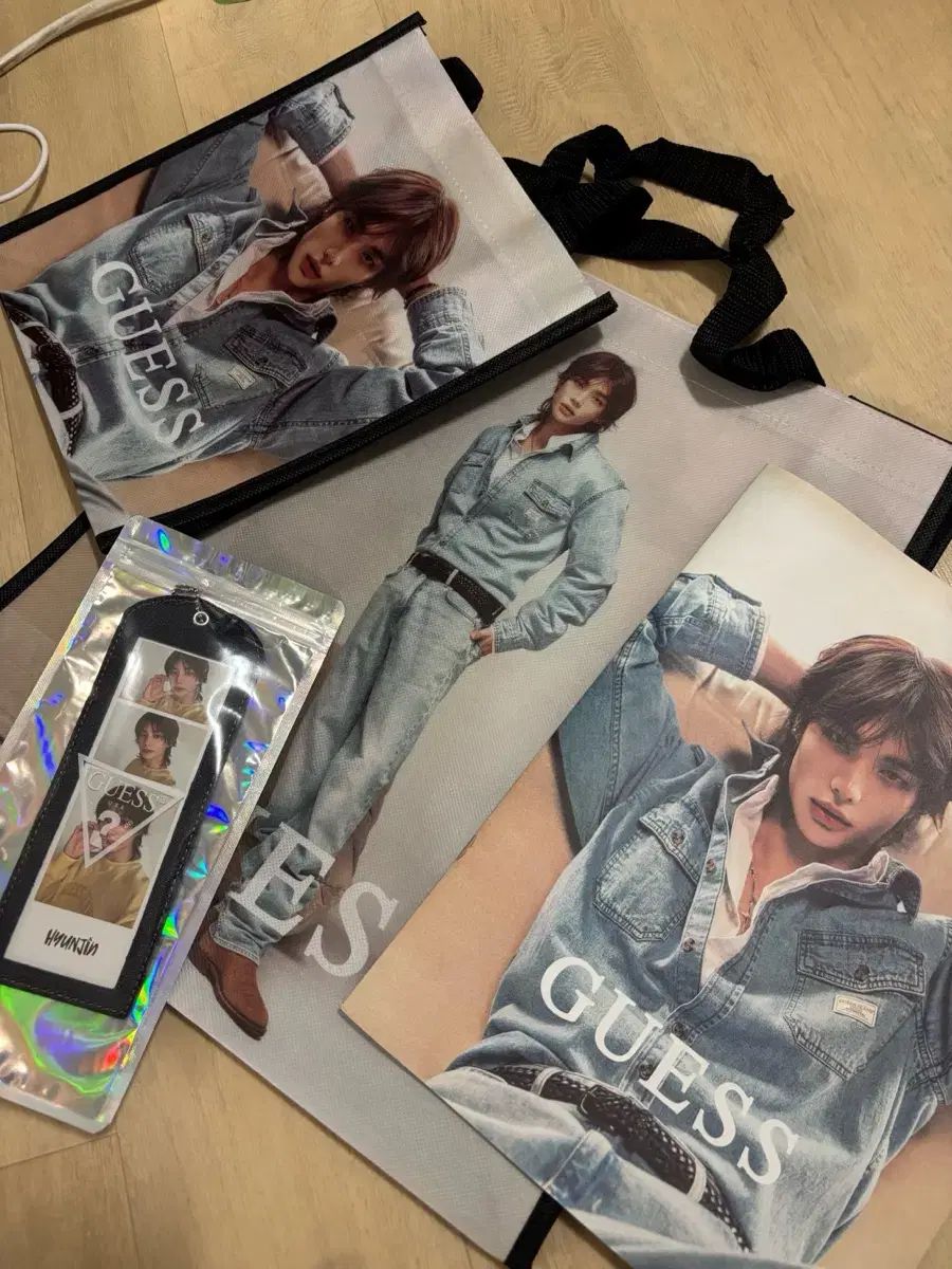 まとめ売り) Stray Kids(ストレイキッズ・スキズ・SKZ) GUESS ゲス 