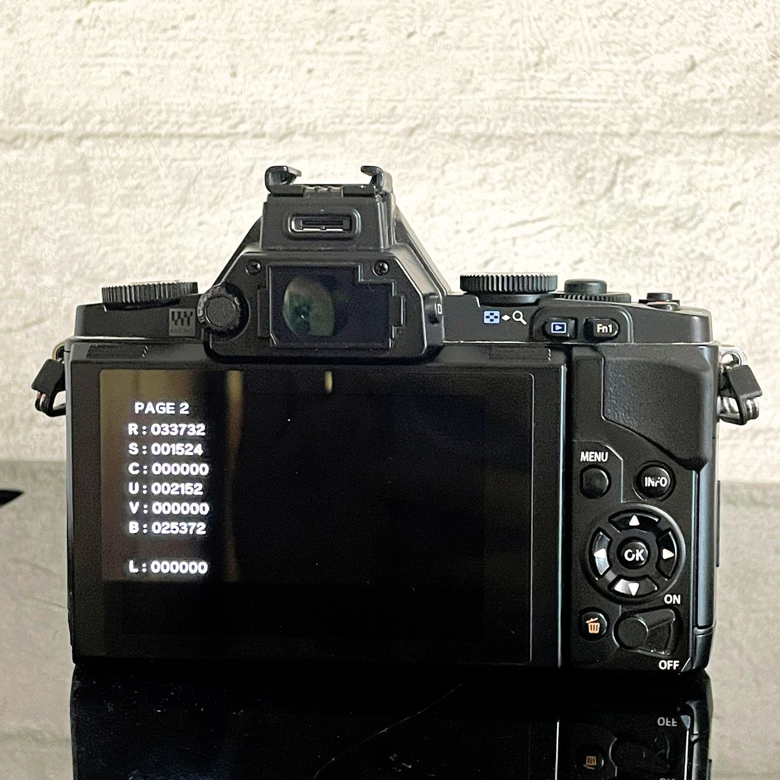 OLYMPUS オリンパス OM-D E-M1 ボディ ショット 約27855回 E13[7786]15 オリンパス OLYMPUS OM-D E-M5 ボディ 【ショット数 33