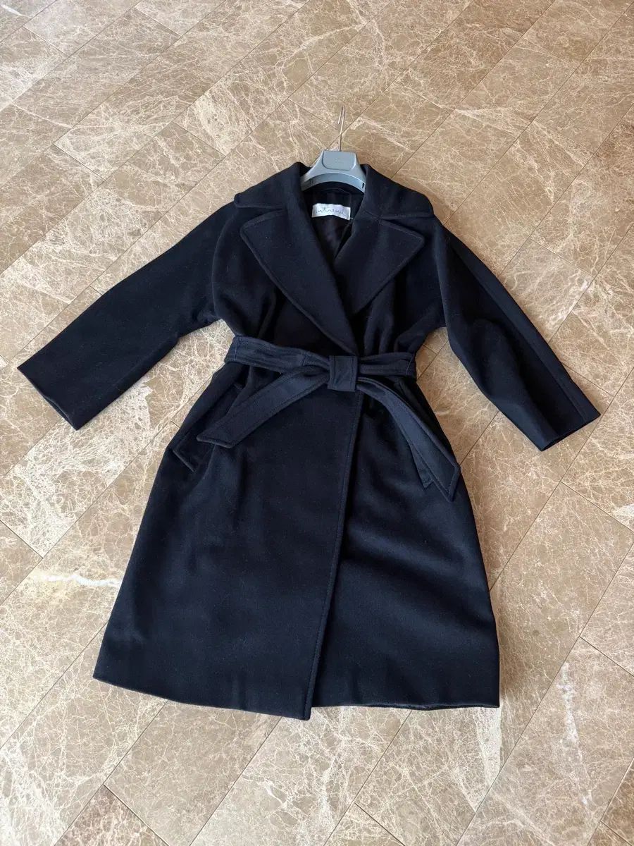 MAX MARA Intrend ブラック バージンウールコート 36