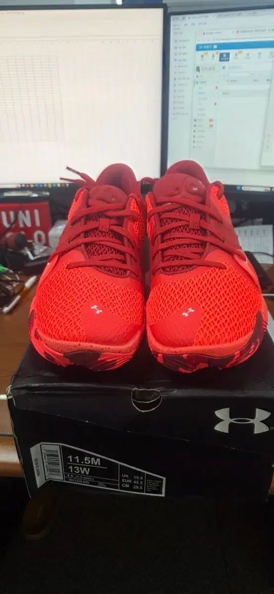 UNDER ARMOUR スポン2 295 新品