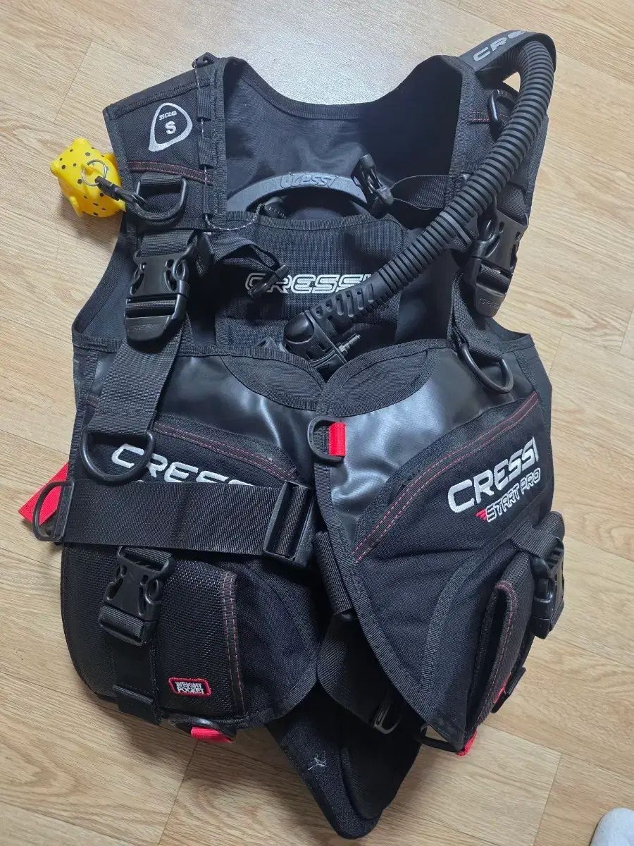 スキンスキューバ creessi BCD