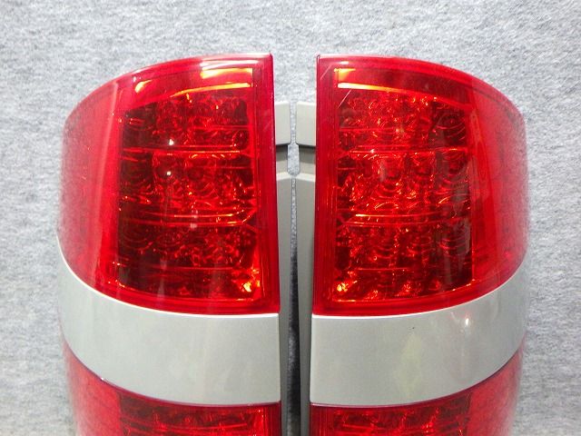 ノア テール左右 AZR60/65 後期 28-184 81550-28340 LED玉切れ無し