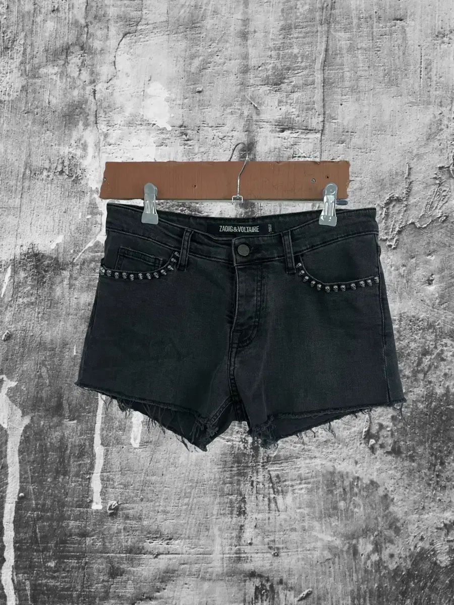 zadig & voltaire スカル スタッズ ブラックデニム ショートパンツ