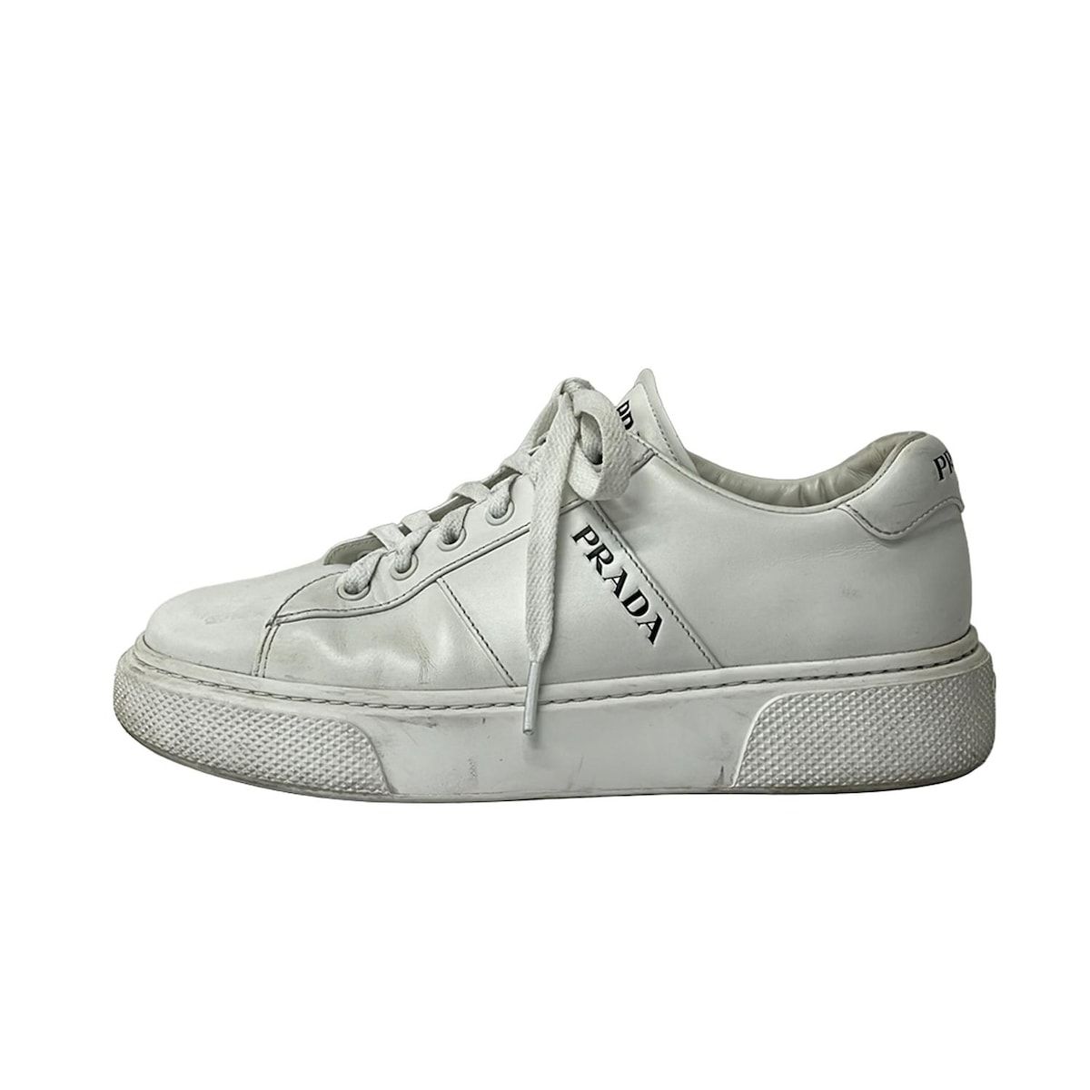 PRADA(プラダ) スニーカー 37.5 - 白 レザー - メルカリ