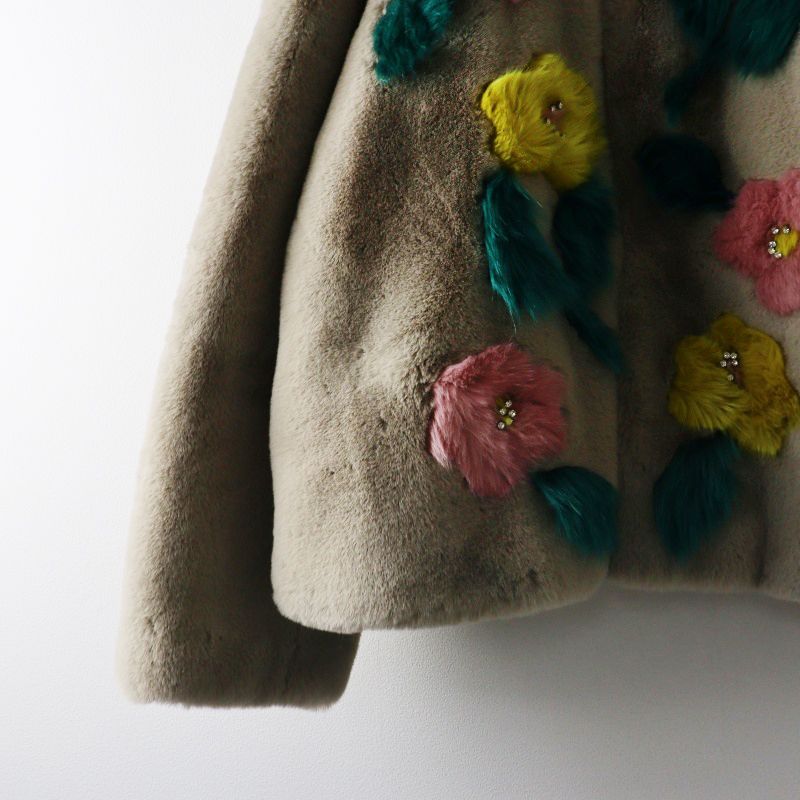 美品 定価74800円 ミュベール MUVEIL フラワーファー刺繍ジャケット 40