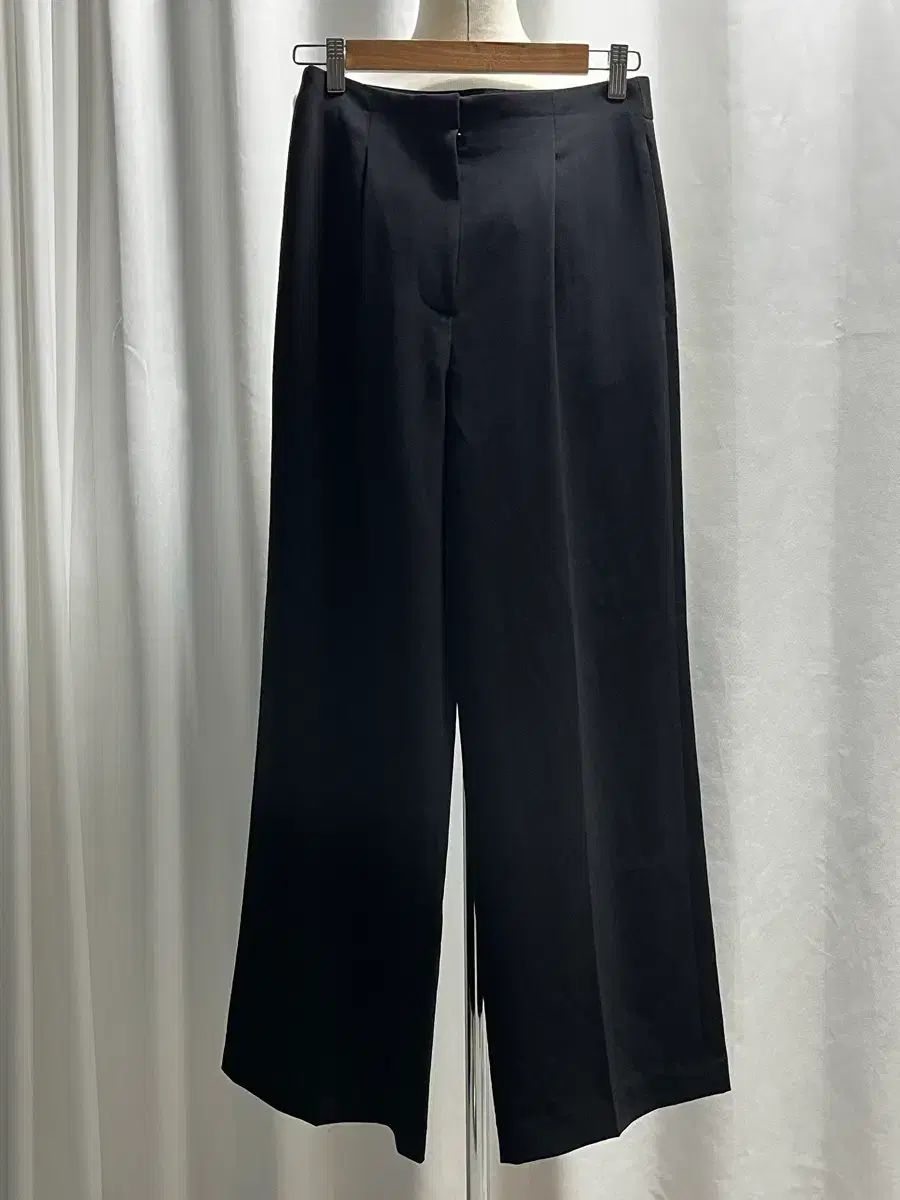 ランバンコレクション 24SS ワイド パンツ ブラック 64-94 (44)フィット이쁨