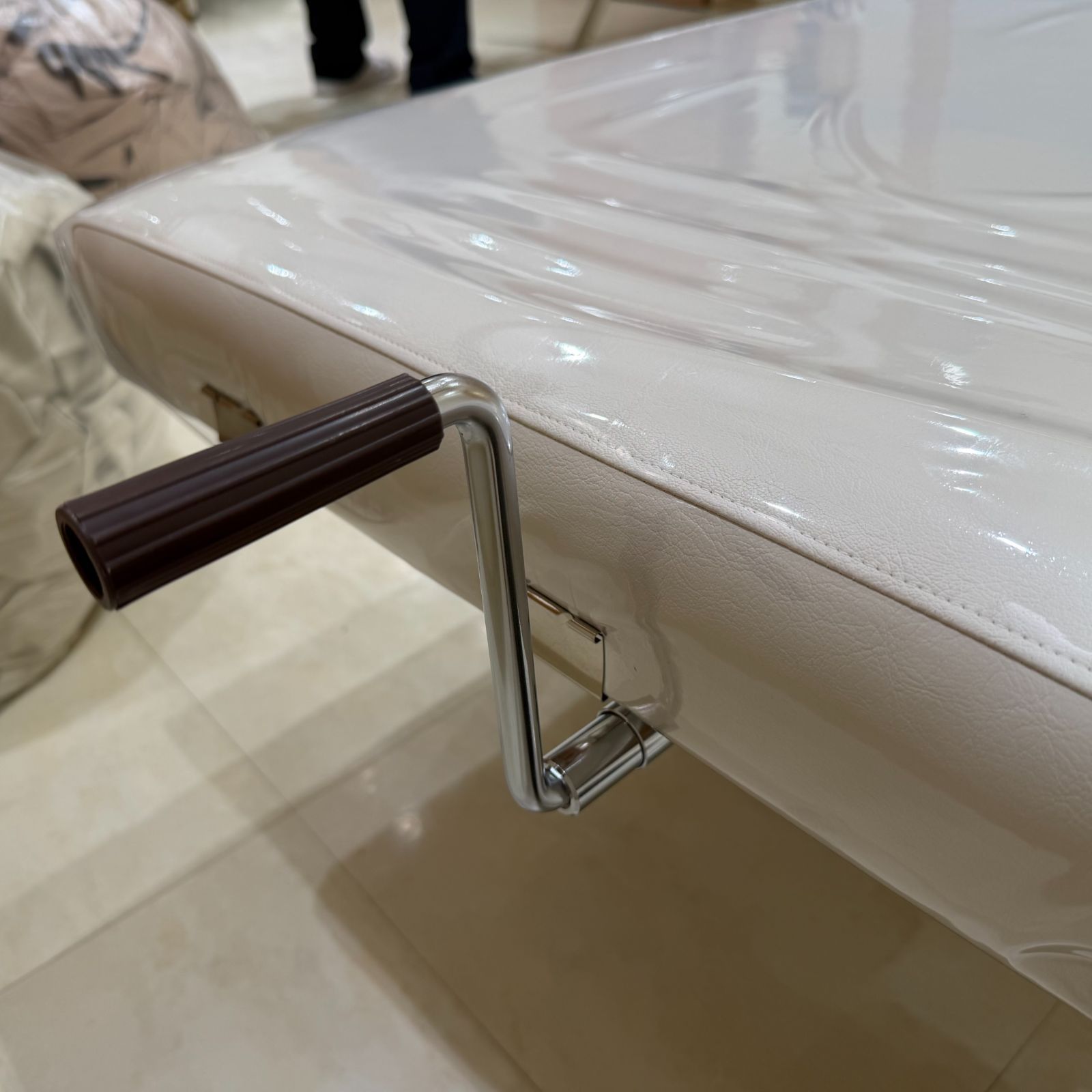 タカダ Takada Bed マッサージベッド エステベッド 白 ホワイト 整体 