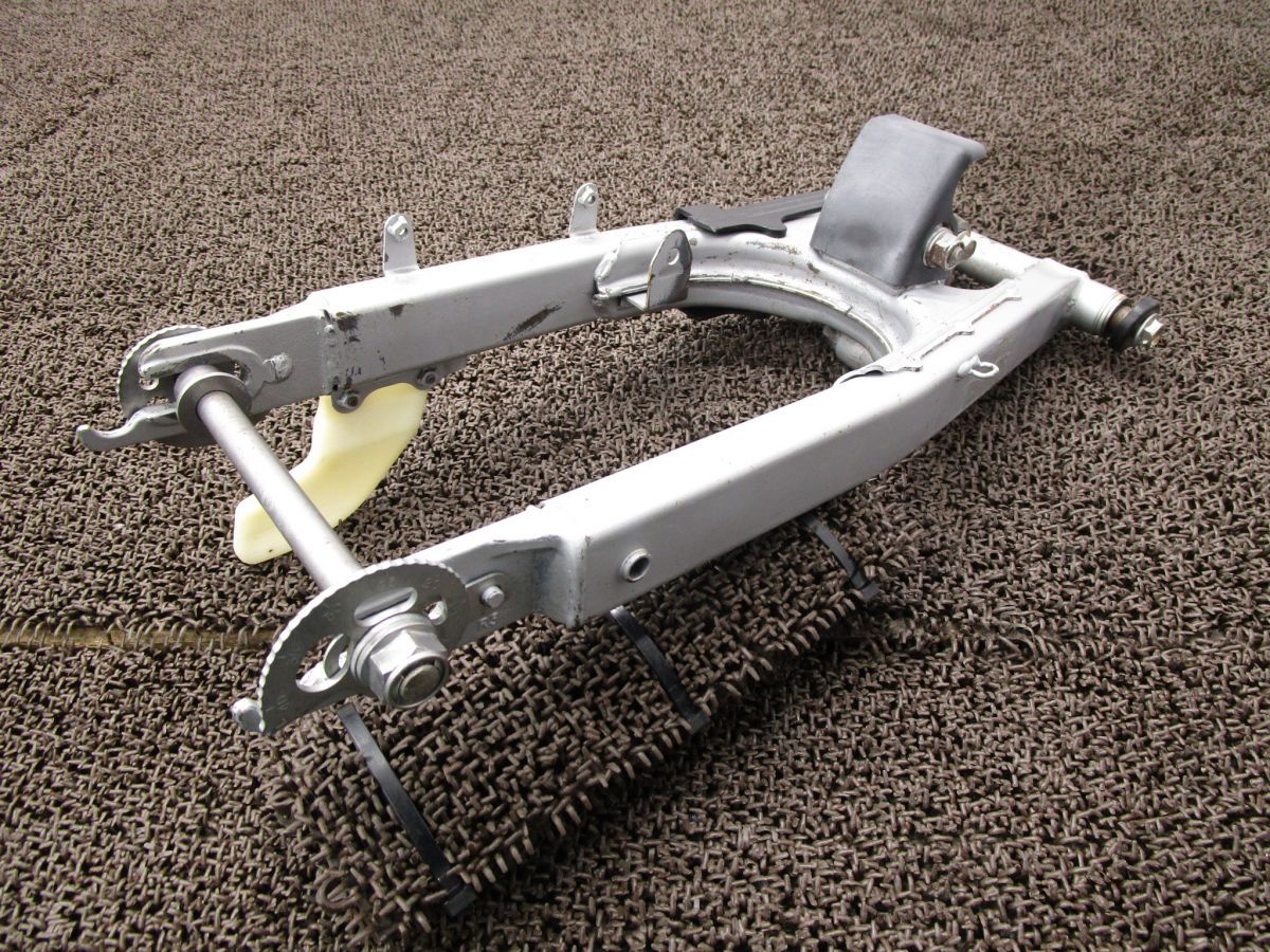 XLR200R スイングアーム リンク チェーンカバー □B7506！スライダー アクスルシャフト MD29 ホンダ 【 MD29E 】 キャブ車