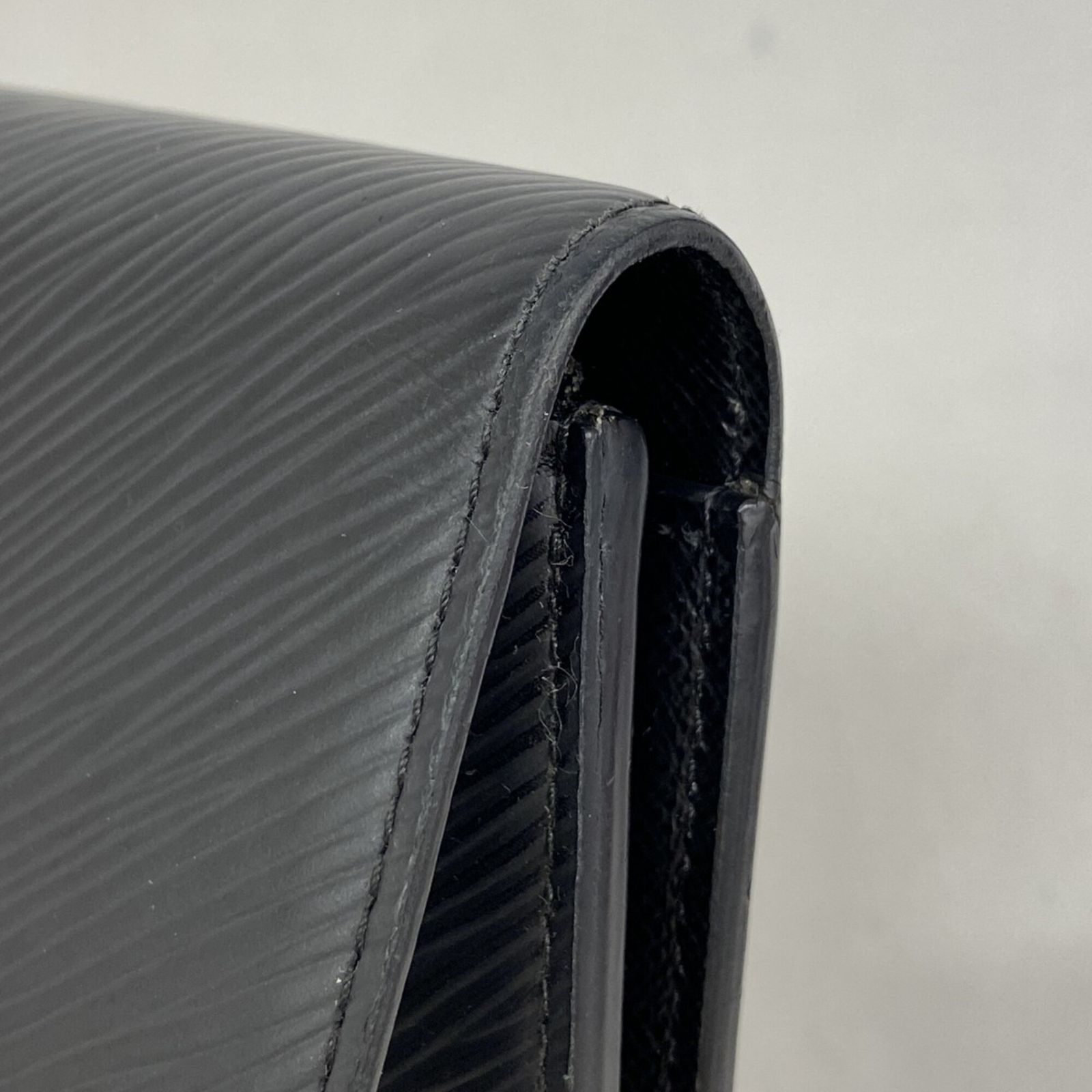 ルイ・ヴィトン(Louis Vuitton) ルイ・ヴィトン 三つ折り財布 エピ ポルトフォイユツイストコンパクト M64414 ノワールレディース