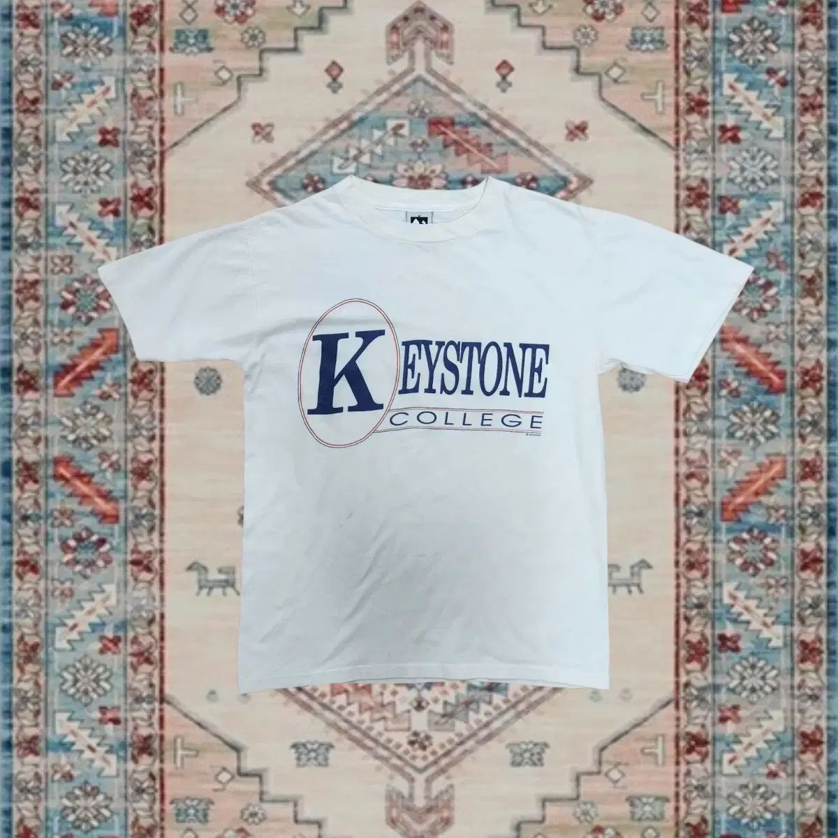 Made in USA KITH(キス)ストーンカレッジ ロゴ プリンティング 