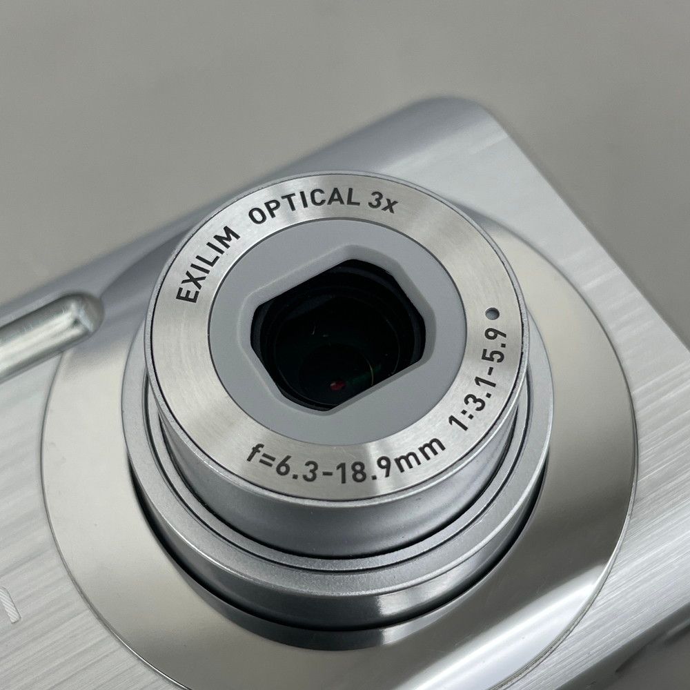 カシオ CASIO EXILIM コンパクトデジタルカメラ シルバー EX-Z80
