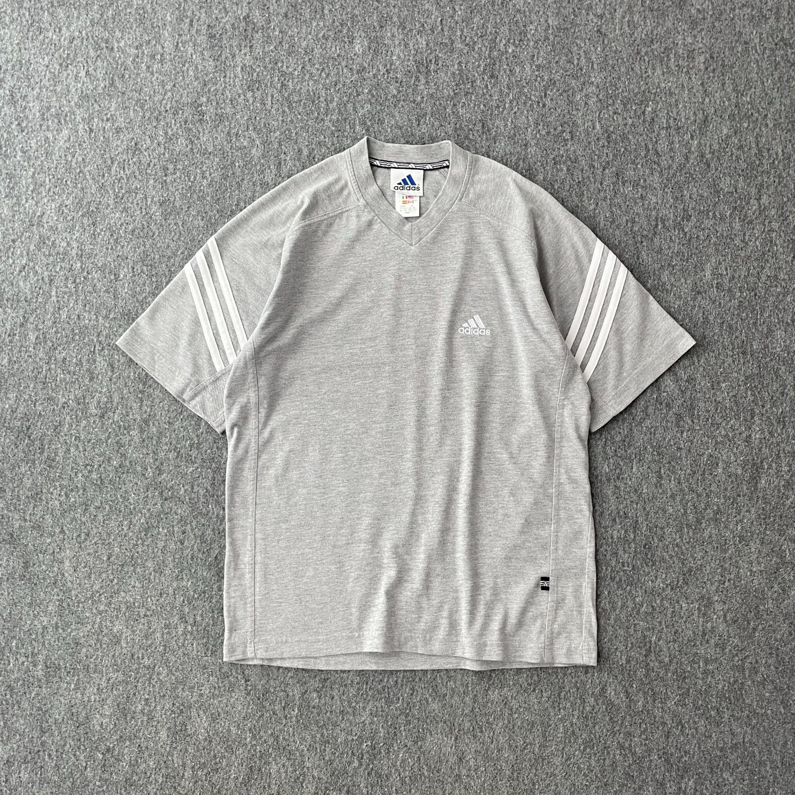 90s adidas デザインTシャツ 刺繍ロゴ ワンポイント 3Dストライプ 万