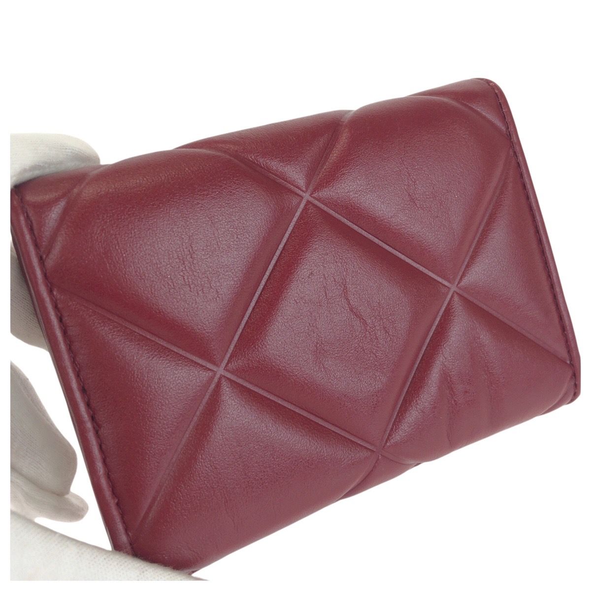 美品 Furla フルラ 1927 M ツイストクロージャー ワインレッド ボルドー シルバー金具 レザー 折財布 コンパクトウォレット 602616【中古】 美品 Furla フルラ 1927 M ツイストクロージャー ワインレッド ボルドー シルバー金具 レザー 折財布 コンパクトウォレット 602616【中古】