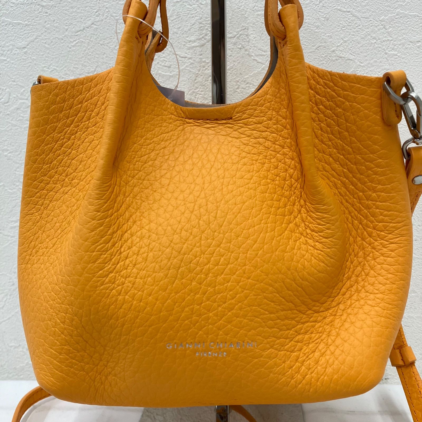 GIANNI CHARINIジャンニキアリーニ オレンジ ショルダーバッグ 4268 美品 GIANNI CHIARINI ジャンニキャリーニ ジャンニキアリーニ