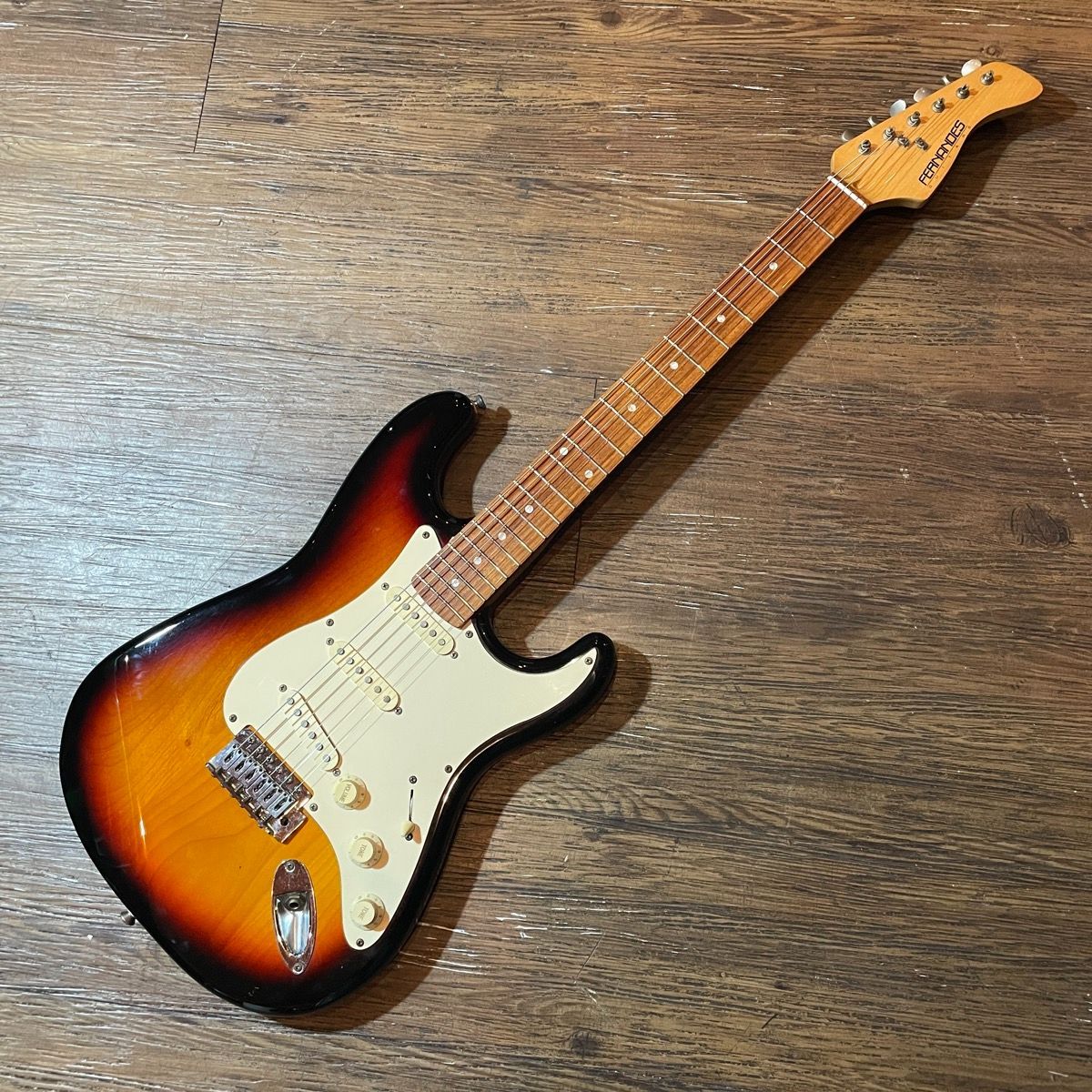 Fernandes LE-1Z 3S Electric Guitar フェルナンデス エレキギター