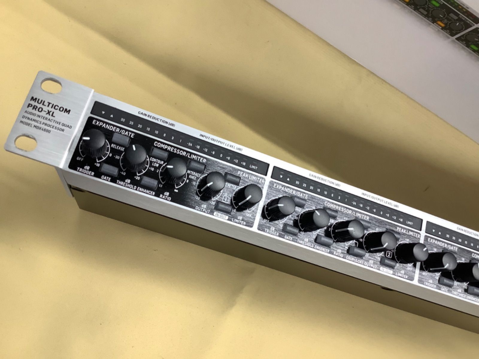 <送料込>behringer MDX4600 ベリンガー 4chゲート・コンプ BEHRINGER MDX4600コンプレッサー BEHRINGER（ベリンガー）4ch