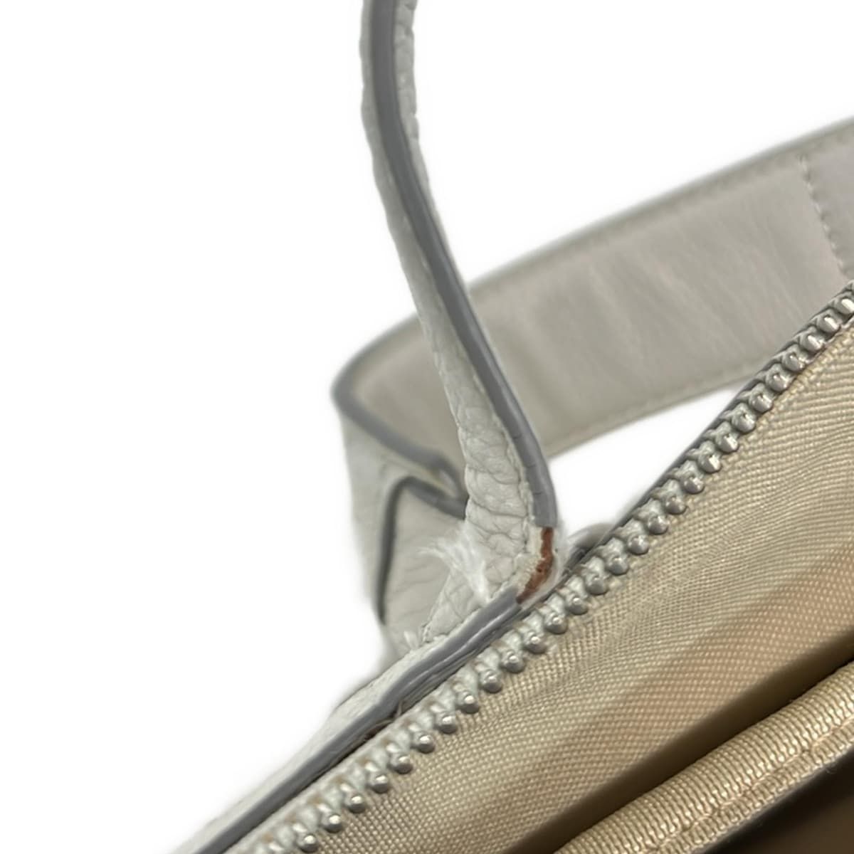 COLE HAAN(コールハーン) ショルダーバッグ - 白×アイボリー 型押し 