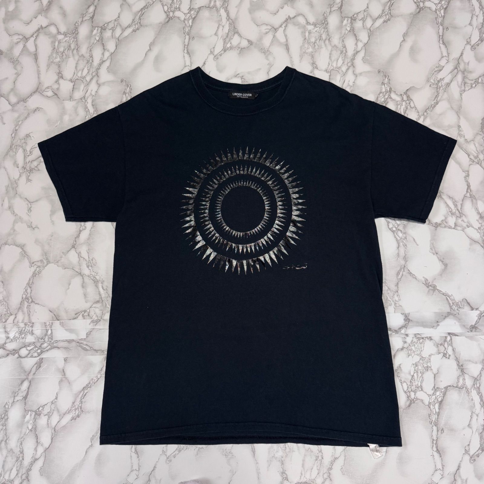 希少【UNDERCOVER アンダーカバー 【商品名】GIZ CIRCLE ARABIC/半袖 カットソー シャツ Tシャツ/scab but