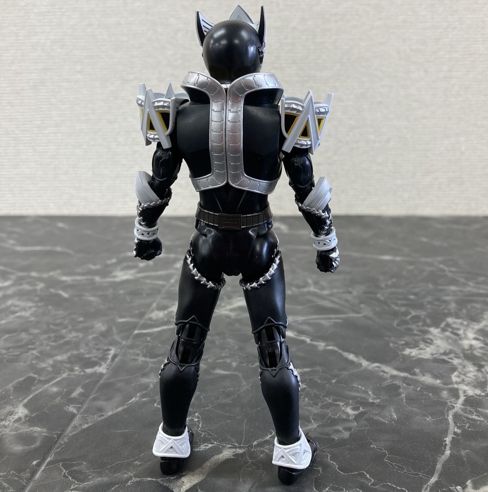 29. 【店舗併売品】 S.H.Figuarts 仮面ライダーキバ 仮面ライダーサガ 