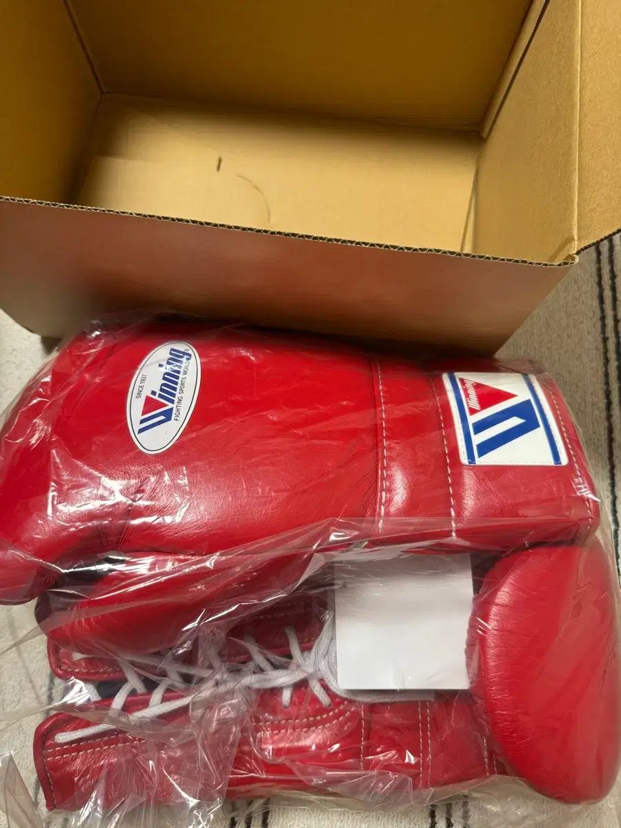 新品 ウィニング 16オンス グローブ レッド