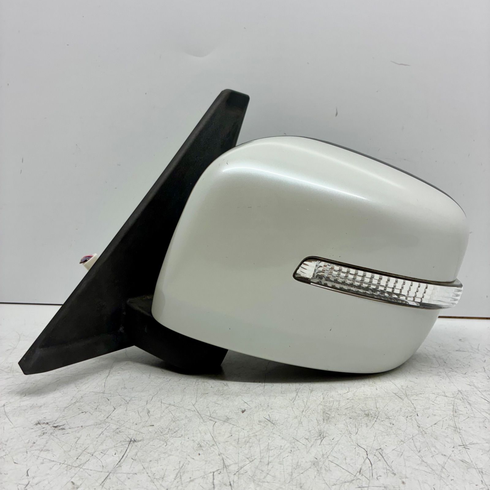 スズキ MA15S MB15S ソリオ デリカ D2 ドアミラー サイドミラー 左 左側 助手席側 L ウィンカー 8P 8ピン 動作OK 白 ホワイト Z7T P80674