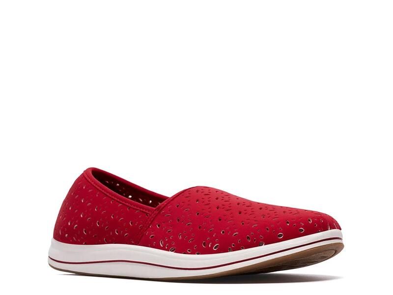 クラークス レディース シューズ スリッポン・ローファー ClarksBreeze Lily SlipOn Cherry Red レッド