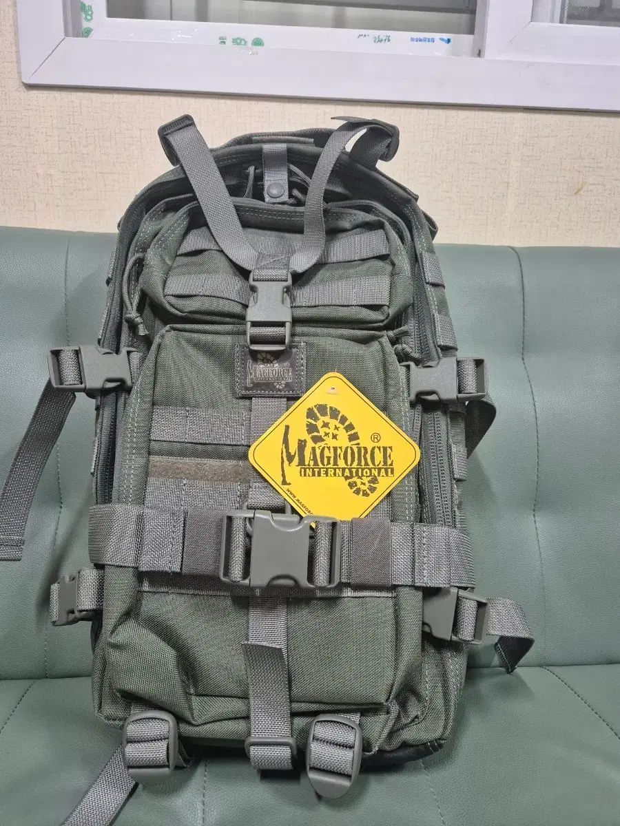 マグフォース ファルコン2 バックパック ポリッジ