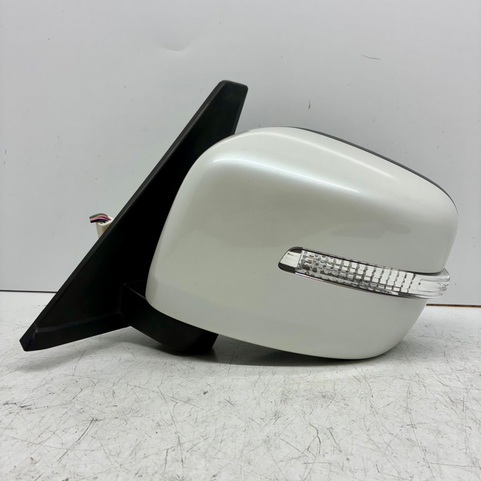 スズキ MA15S MB15S ソリオ デリカ D2 ドアミラー サイドミラー 左 左側 助手席側 L ウィンカー 8P 8ピン 動作OK 白 ホワイト Z7T P80675
