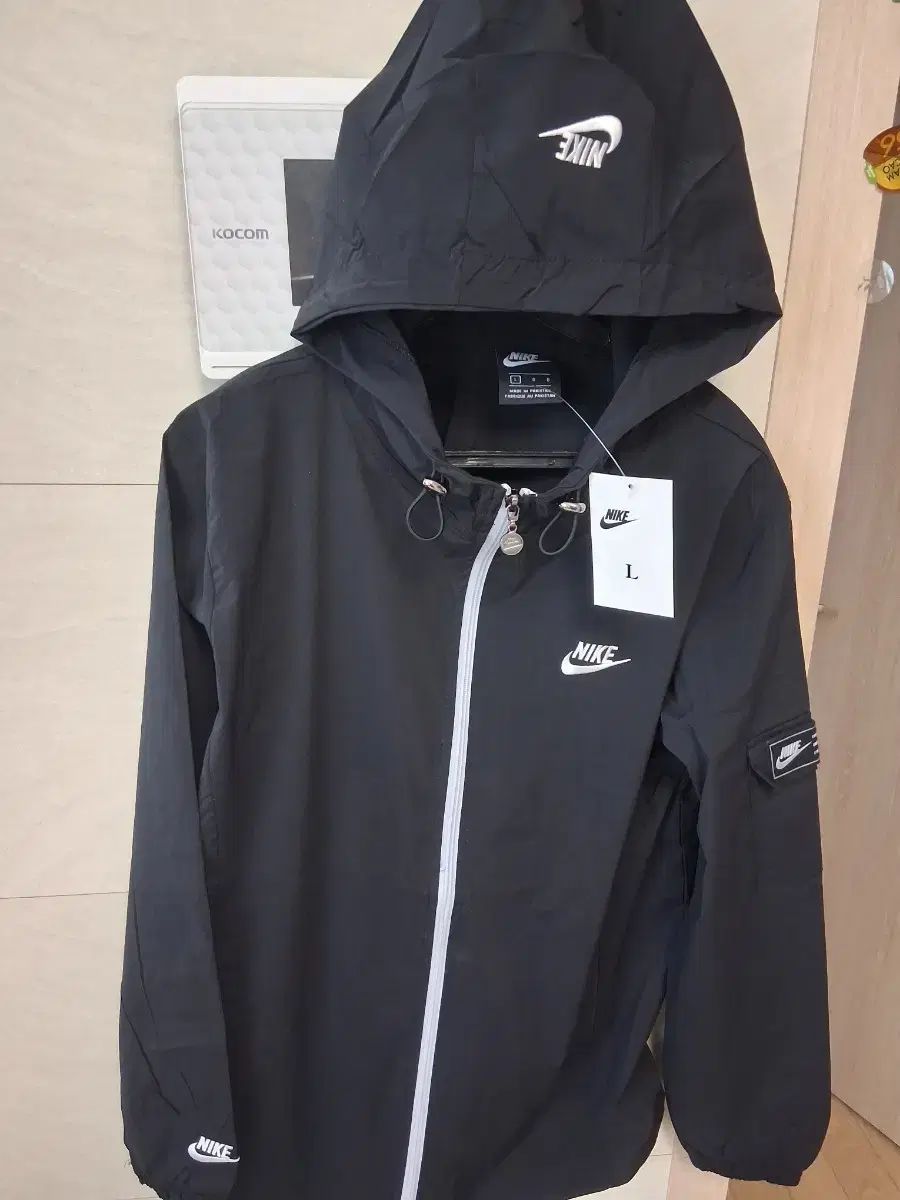 ナイキ 夏用 ウィンドブレーカー L 新品