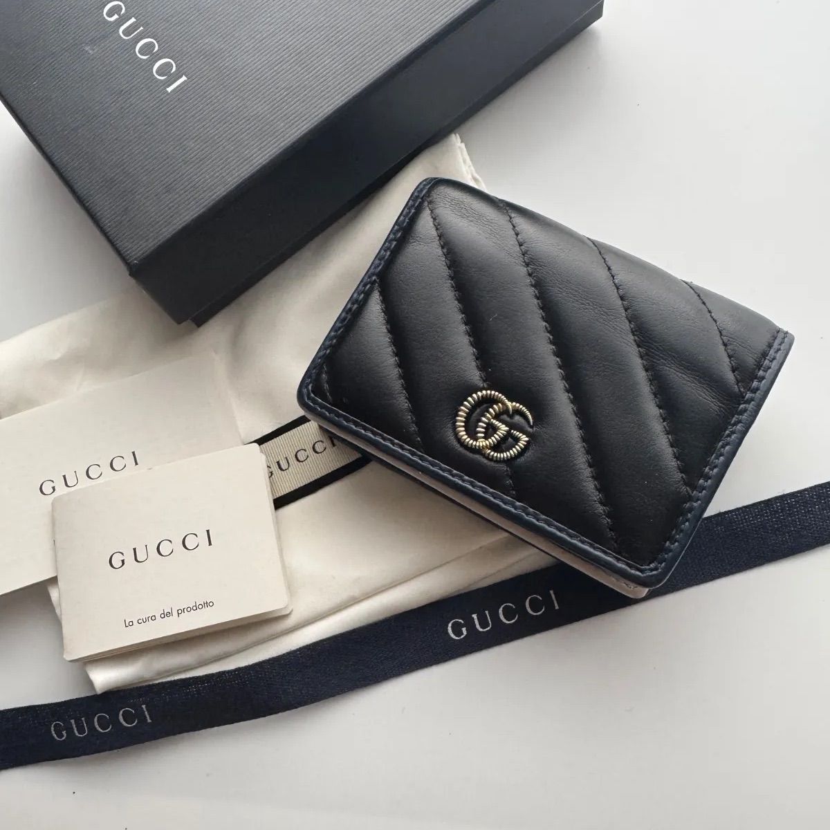 【美品】 474 GUCCI グッチ マーモント 2つ折り 財布 コンパクト 美品】 474 GUCCI グッチ マーモント 2つ折り 財布 コンパクト - メルカリ