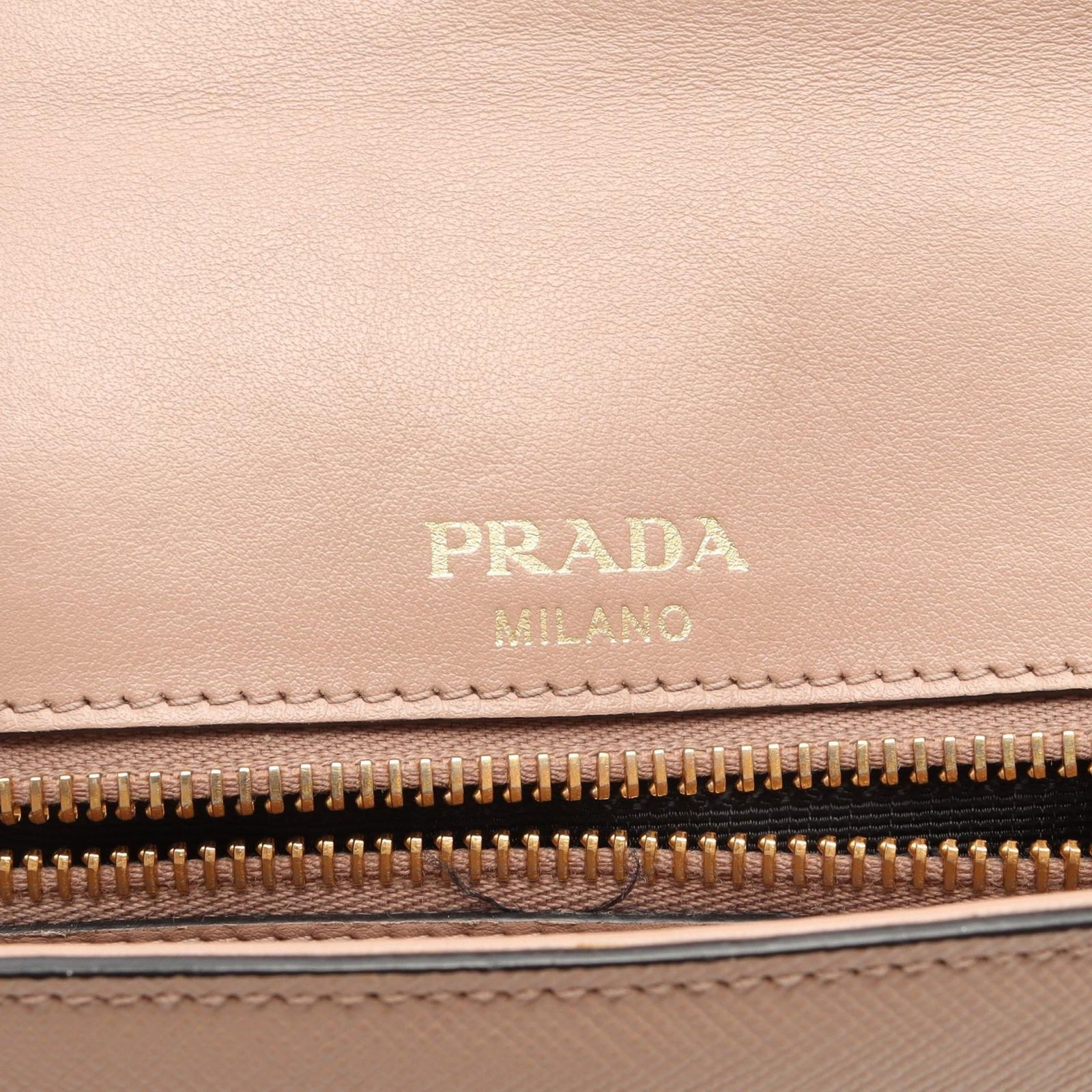 プラダ PRADA ショルダーバッグ フラップ ピンクベージュ サフィアーノ 