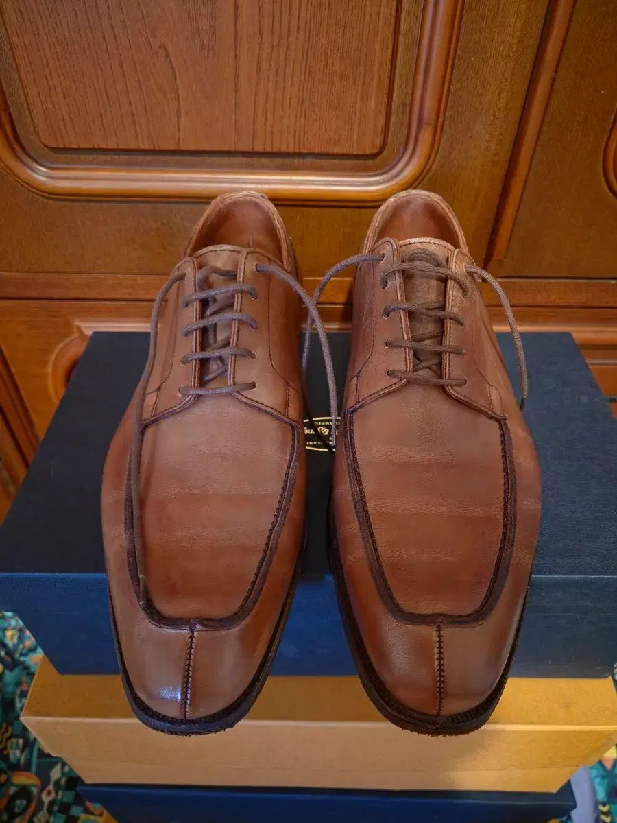 Crockett&Jones(クロケット&ジョーンズ)