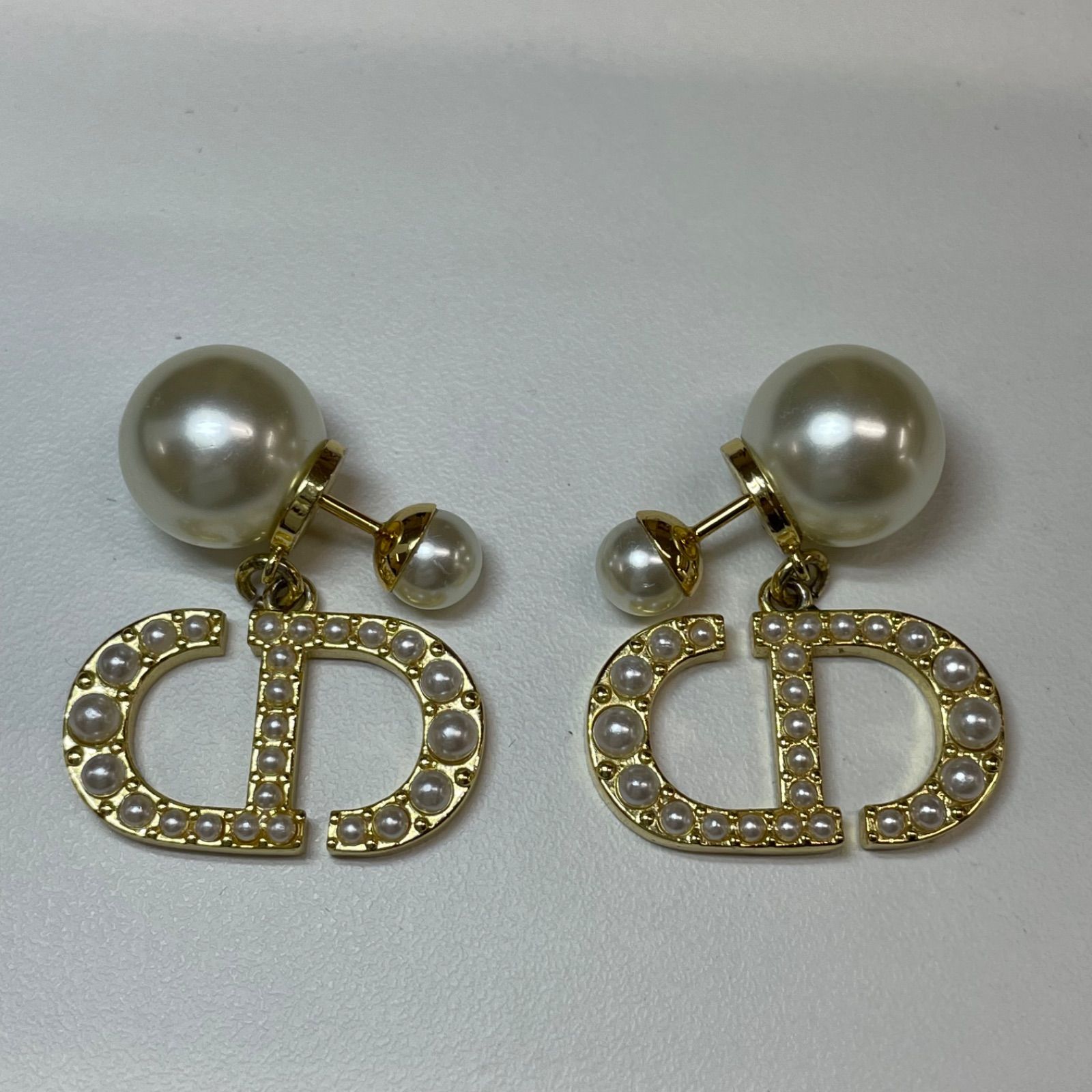 (b) Christian Dior クリスチャン ディオール Tribales トライバル ピアス ペア ゴールド ホワイトレジンパール レディース アクセサリー/9841