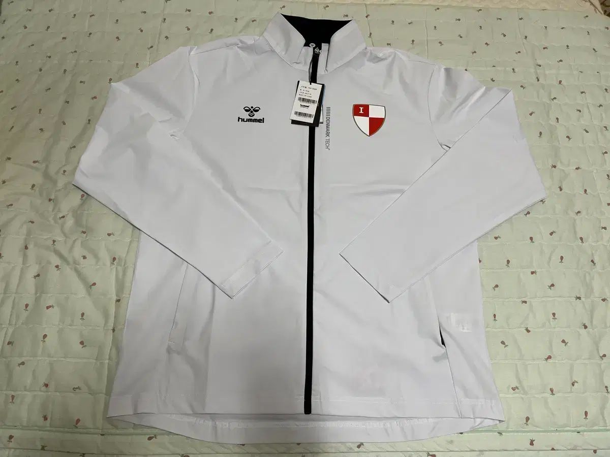 hummel(ヒュンメル) ジャケット (プサン 釜山) 8,899円