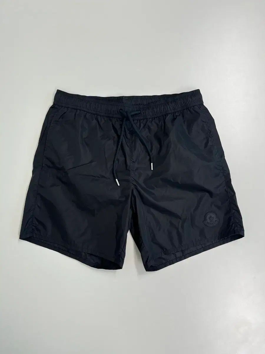 正規品 モンクレール ブラック ワッペン メンズ 水着 パンツ
