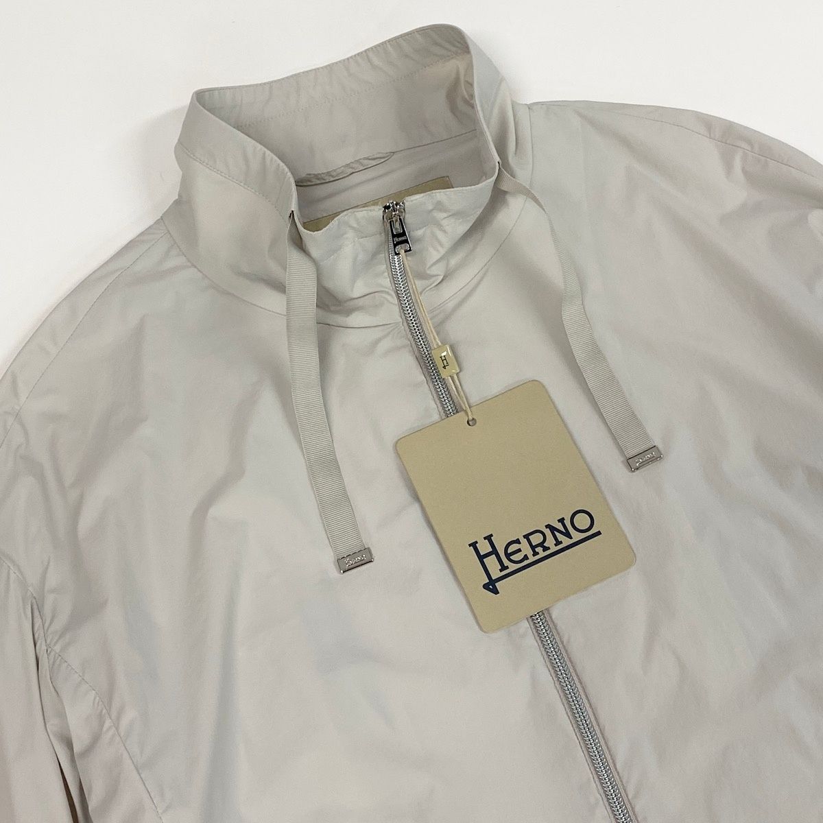 9f5 【未使用タグ付】 HERNO ヘルノ ナイロンジャケット フーデッド 