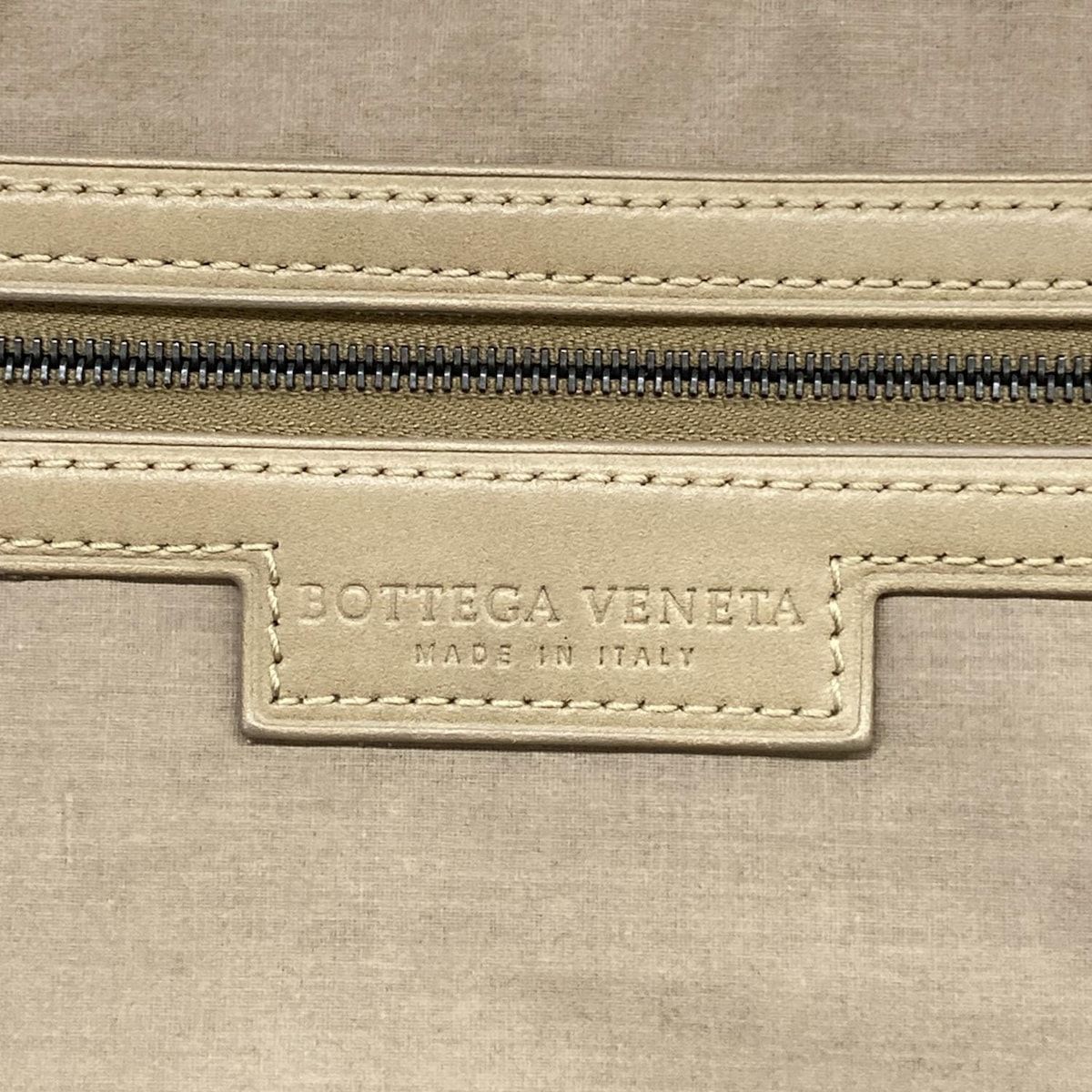 BOTTEGA VENETA(ボッテガヴェネタ) キャリーバッグ イントレチャート 166060 カーキ レザー