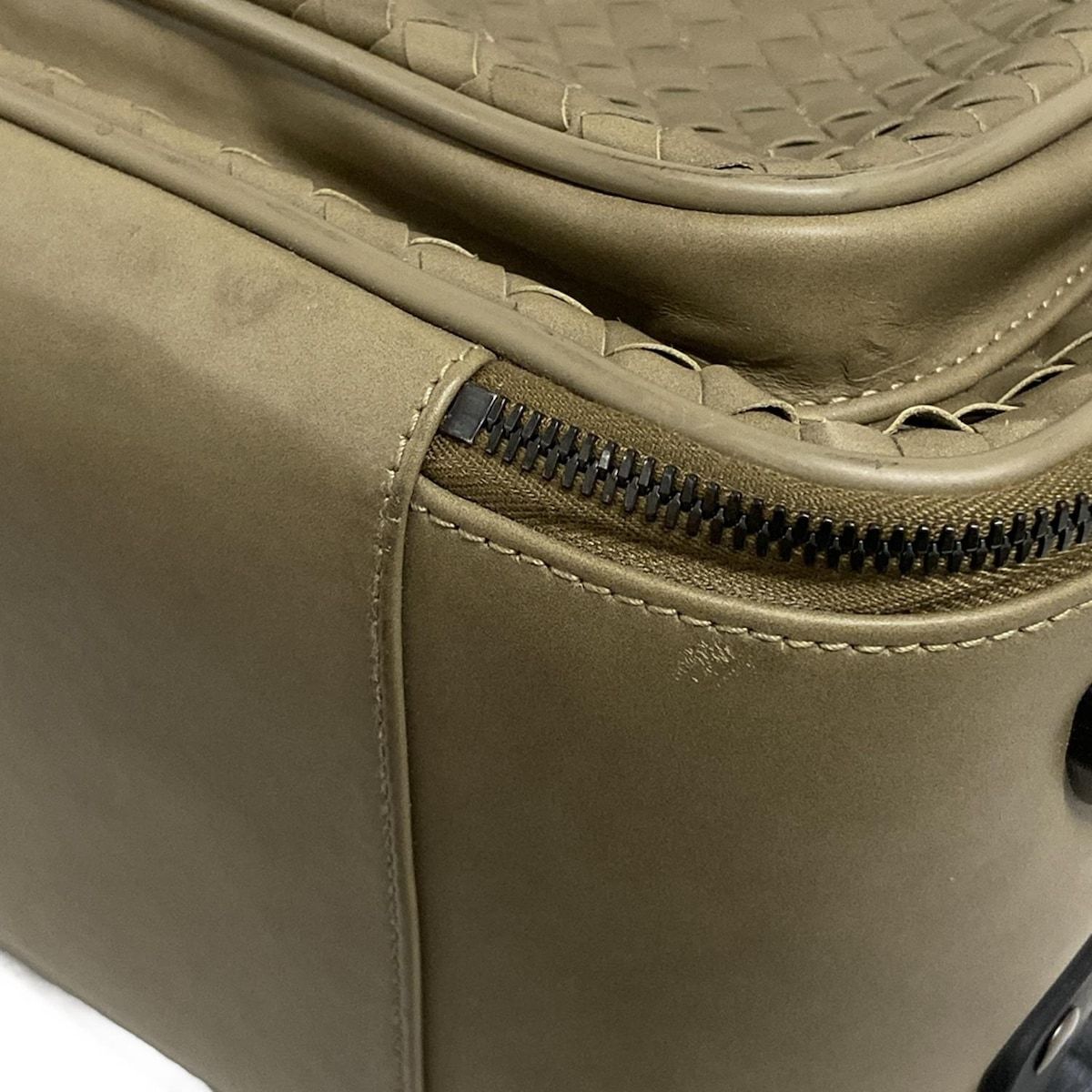 BOTTEGA VENETA(ボッテガヴェネタ) キャリーバッグ イントレチャート 166060 カーキ レザー