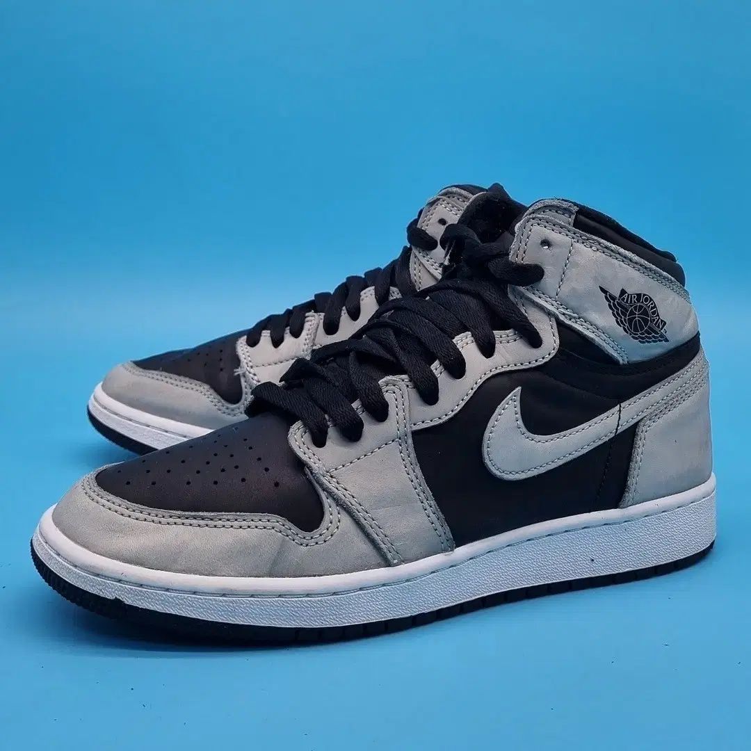 NIKE エアジョーダン1 レトロ ハイ 245