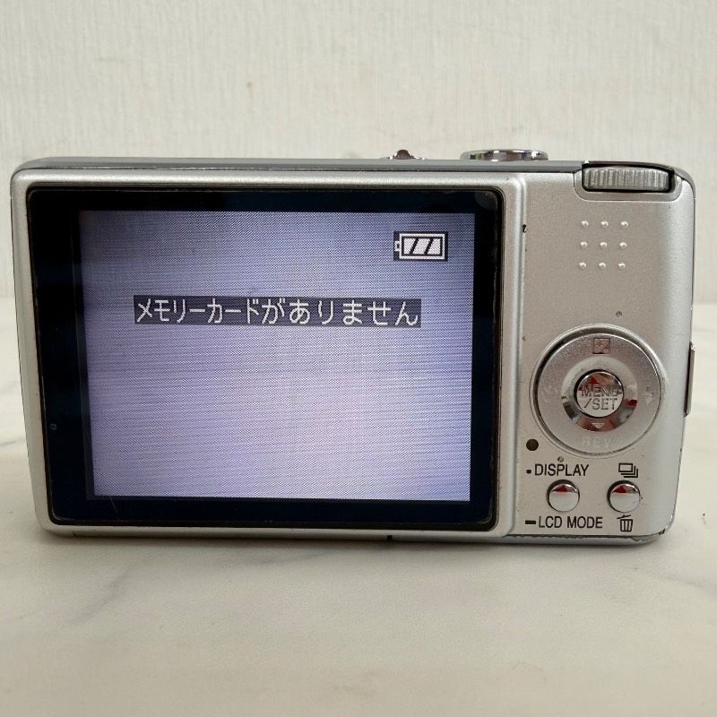 Panasonic LUMIX DMC-FX01-S シルバー コンパクトデジタルカメラ 531K