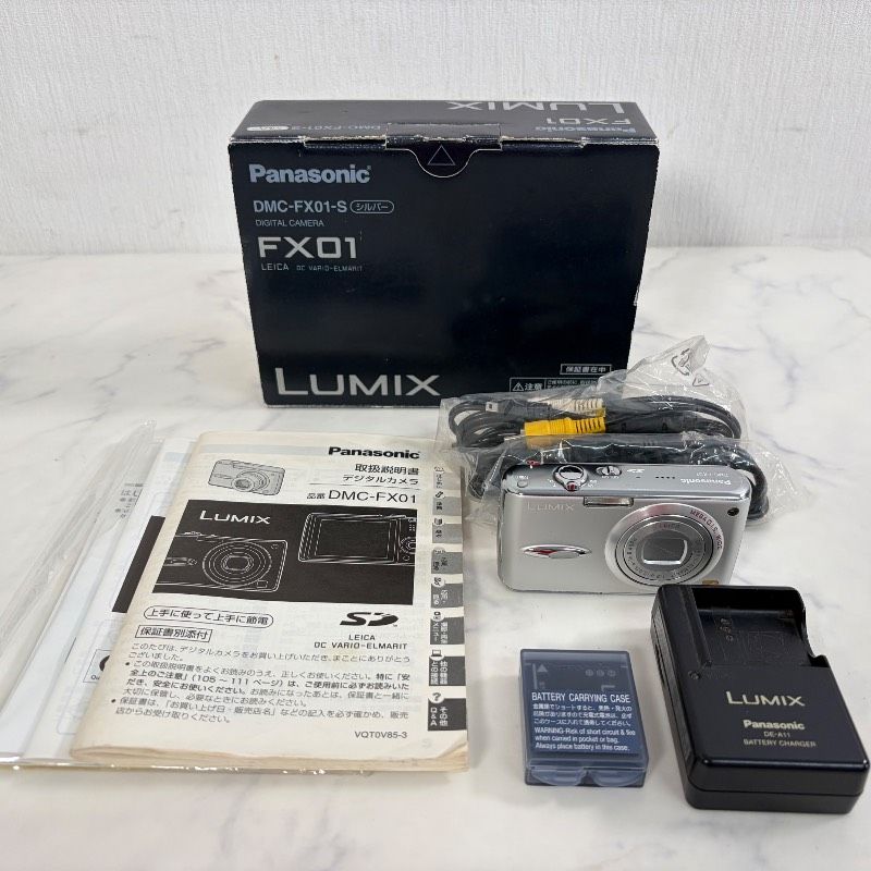 Panasonic LUMIX DMC-FX01-S シルバー コンパクトデジタルカメラ 531K