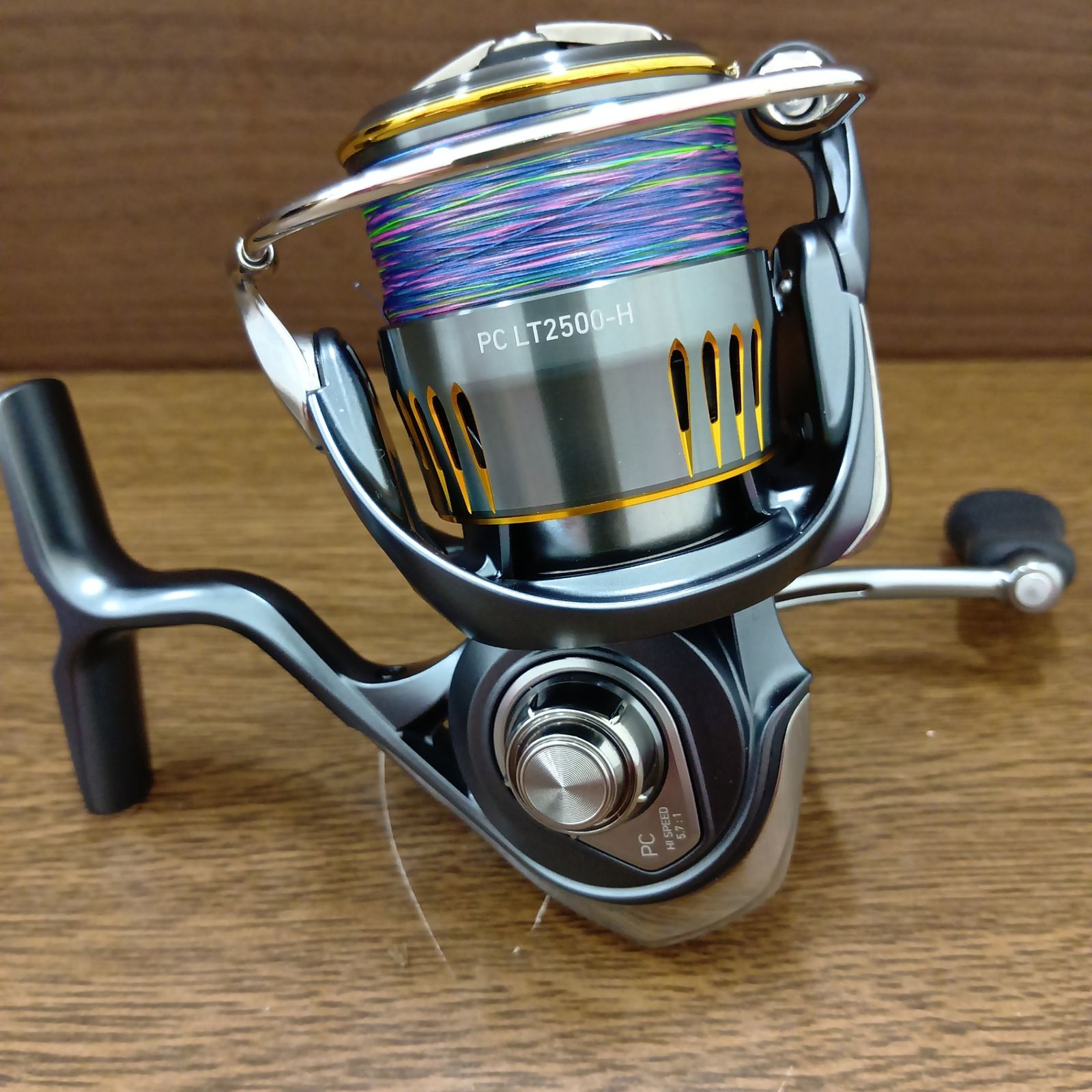 ダイワ(DAIWA) 23 エアリティ PC LT2500-H スピニングリール 【極美品